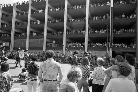 1977 Saskatoon Exhibition Parade, Hudson's Bay Parkade, 1st Ave and 24th Street